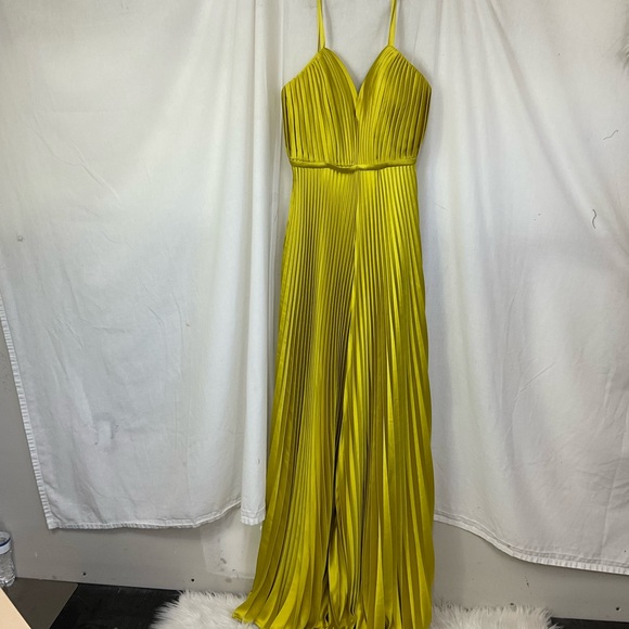 NEW Ieena Mac Duggal Chartreuse 23619 Pleated Wide Leg Open Back Jumpsuit Size 2 - Picture 3 of 16